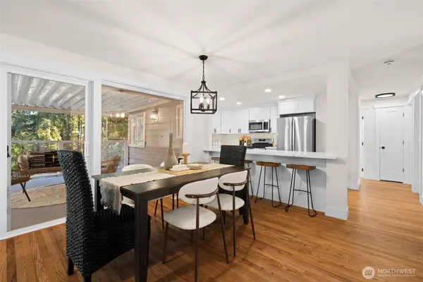 18330 47th PL NE, Lake Forest Park, WA 98155