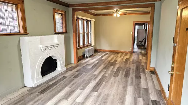 6632 S Maplewood AVE, Chicago, IL 60629