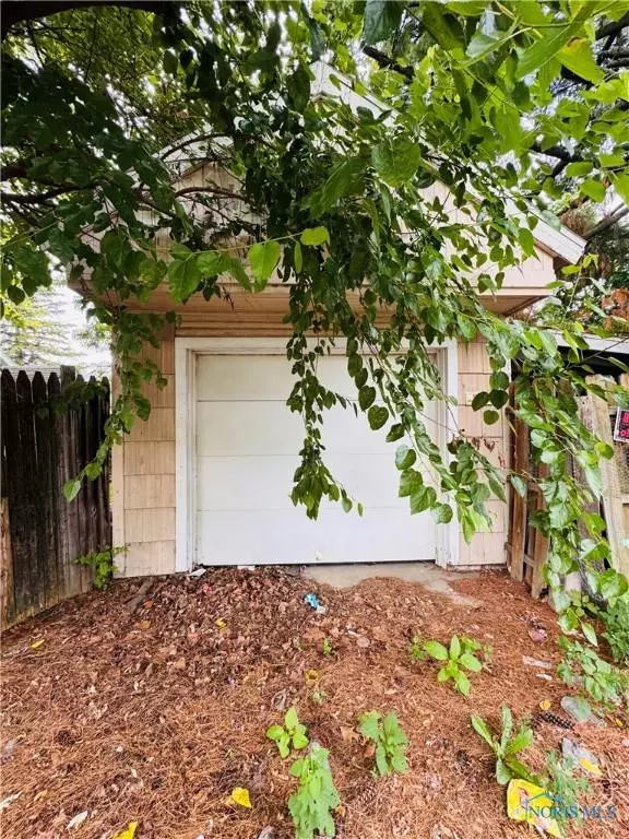 1803 Mansfield RD, Toledo, OH 43613