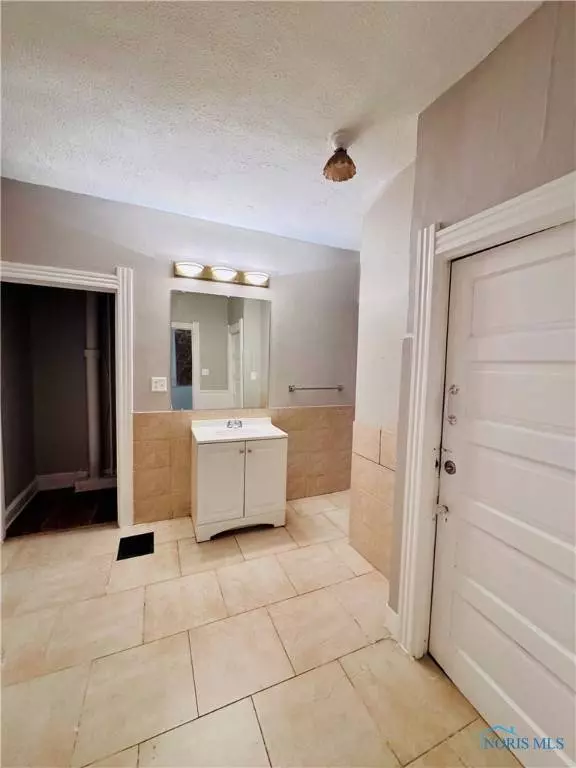 243 E Weber ST, Toledo, OH 43608