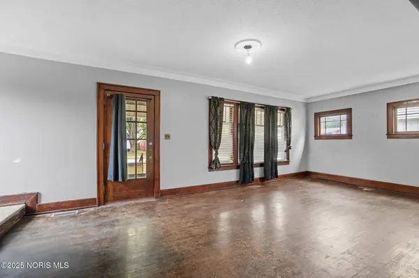 325 Greenlawn AVE, Findlay, OH 45840