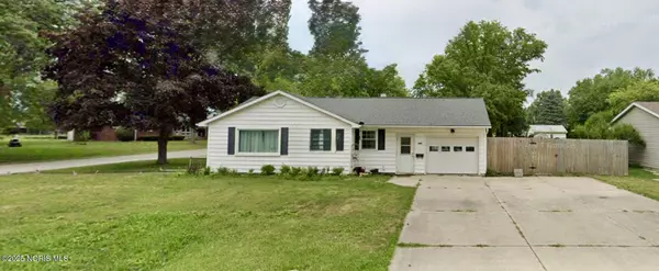 594 Douglas DR, Wauseon, OH 43567