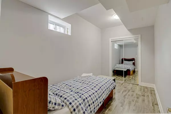 20 Snowy Owl WAY, Toronto E11, ON M1X 0B4