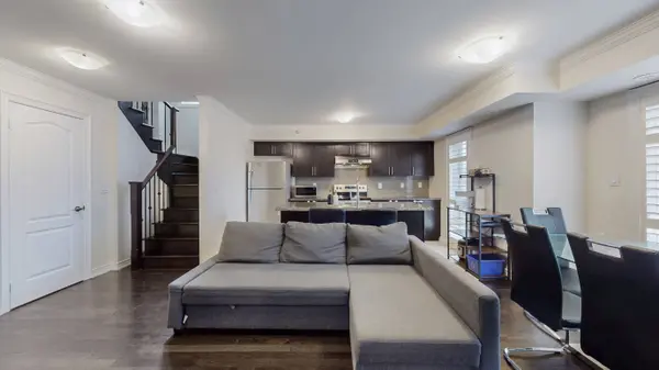 1 Blanche LN #824, Markham, ON L6B 1B3