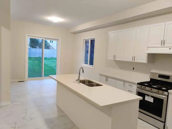 237 Danny Wheeler BLVD, Georgina, ON L4P 0J8