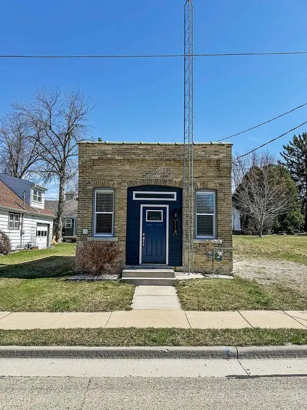 118 Makenick Street, Fox Lake, WI 53933