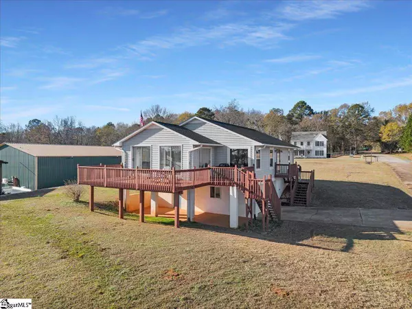101 Windy Pt S, Townville, SC 29689