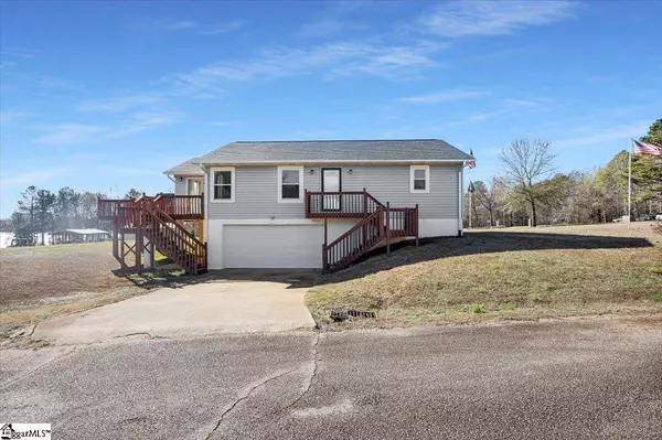 101 Windy Pt S, Townville, SC 29689