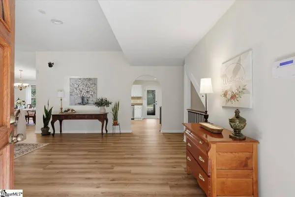 90 Southwood Drive, Greenville, SC 29605
