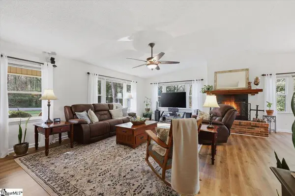 90 Southwood Drive, Greenville, SC 29605