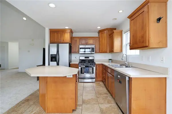 731 Tall Grass DR, Junction City, KS 66441