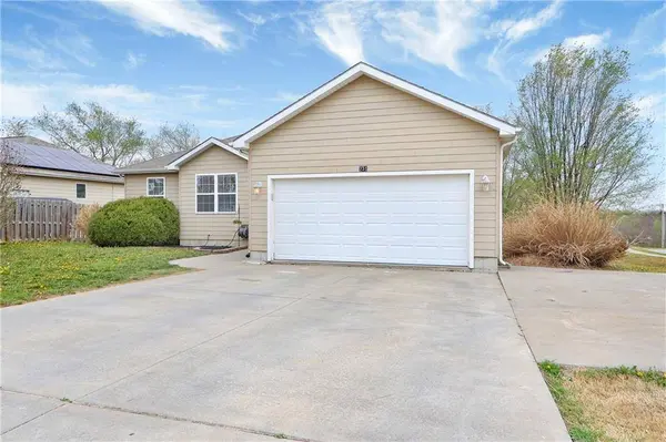 731 Tall Grass DR, Junction City, KS 66441