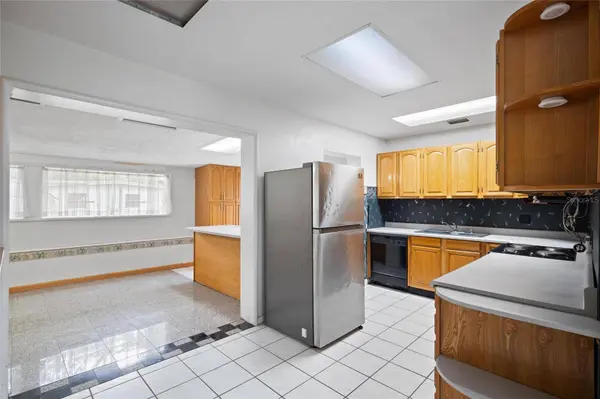 2003 E BROAD ST, Tampa, FL 33610