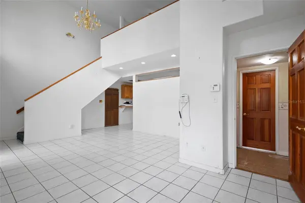 2003 E BROAD ST, Tampa, FL 33610