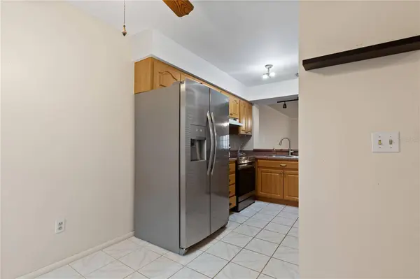 8411 LAURELON PL #10-3, Temple Terrace, FL 33637