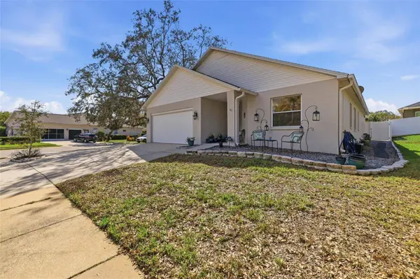 12007 HUNTERS LAKE DR, New Port Richey, FL 34654