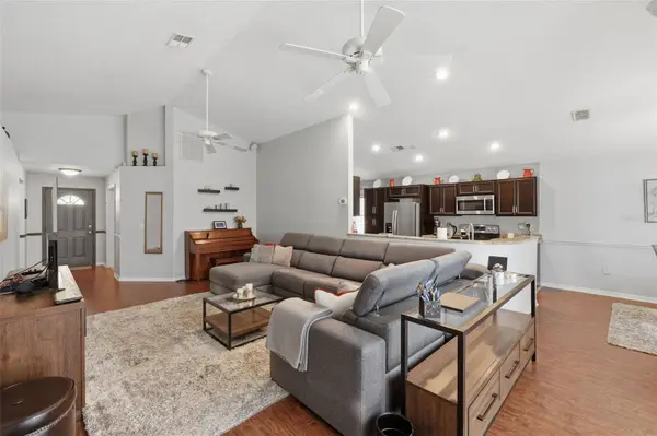 12007 HUNTERS LAKE DR, New Port Richey, FL 34654