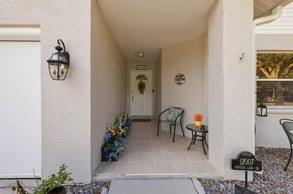 12007 HUNTERS LAKE DR, New Port Richey, FL 34654