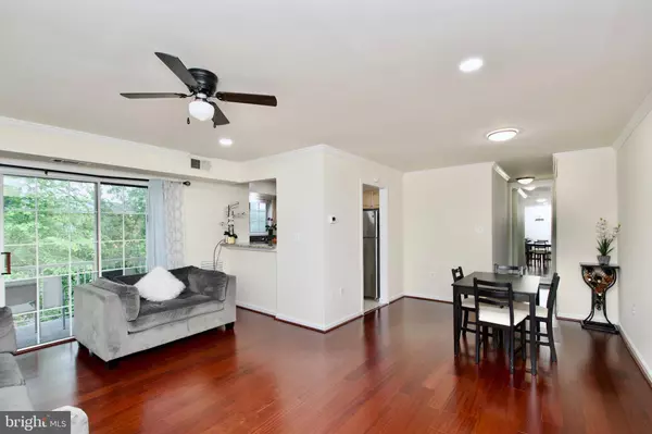 5603 FRANCONIA RD #301, Alexandria, VA 22310