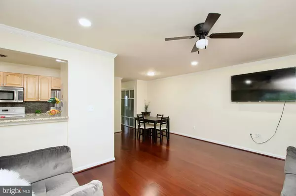 5603 FRANCONIA RD #301, Alexandria, VA 22310