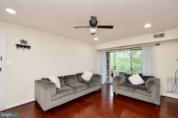 5603 FRANCONIA RD #301, Alexandria, VA 22310