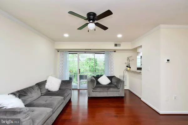 5603 FRANCONIA RD #301, Alexandria, VA 22310