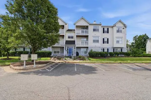 8058 LISLE DR #104, Manassas, VA 20109