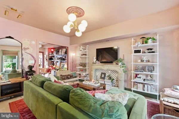 223 DOUGLAS ST NE, Washington, DC 20002
