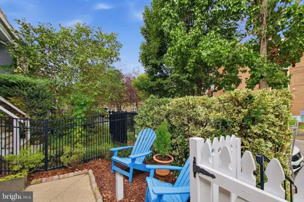 223 DOUGLAS ST NE, Washington, DC 20002