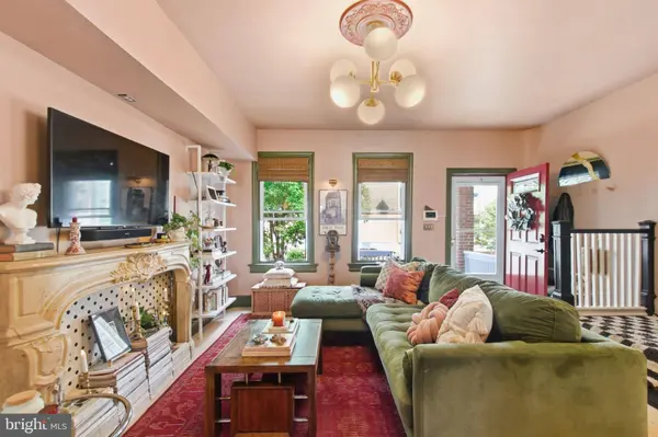 223 DOUGLAS ST NE, Washington, DC 20002