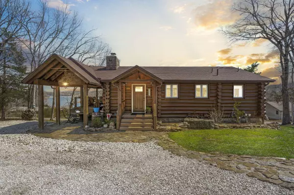 60 Chad RD, Galena, MO 65656