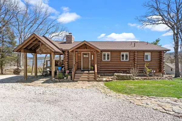 60 Chad RD, Galena, MO 65656