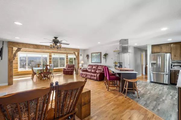 60 Chad RD, Galena, MO 65656