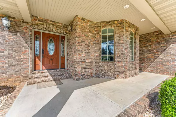 181 Merlot RD, Lampe, MO 65681