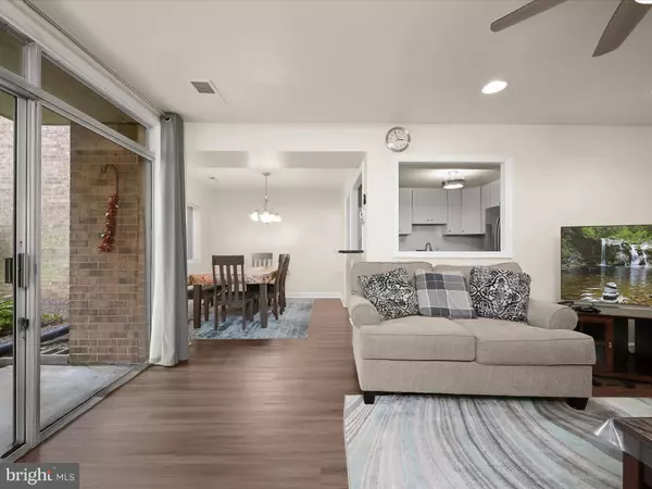 18615 WALKERS CHOICE RD ##2, Gaithersburg, MD 20886