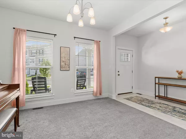 2802 TOWN VIEW CIR, New Windsor, MD 21776