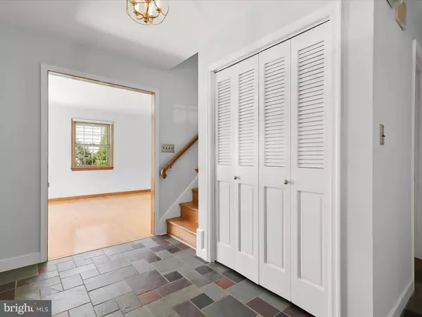 2120 CEDAR CIRCLE, Baltimore, MD 21228