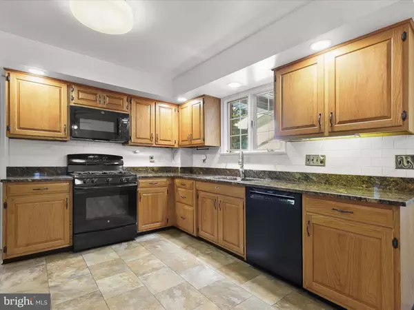 2120 CEDAR CIRCLE, Baltimore, MD 21228