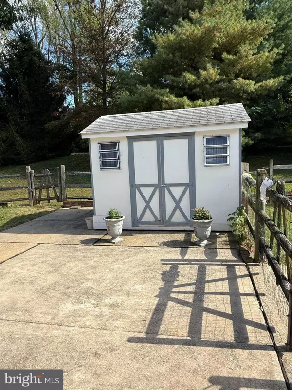 2100 CHANTILLA RD, Baltimore, MD 21228