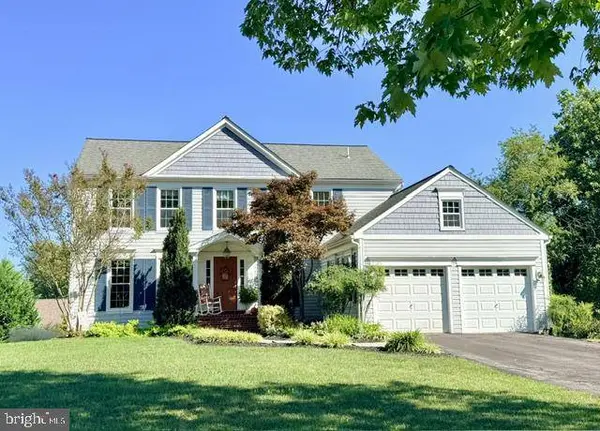 7 APPLE TREE CT