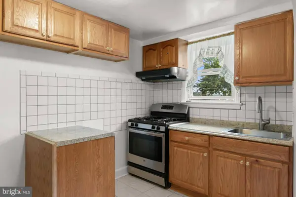 921 MAIDEN CHOICE LN, Baltimore, MD 21229