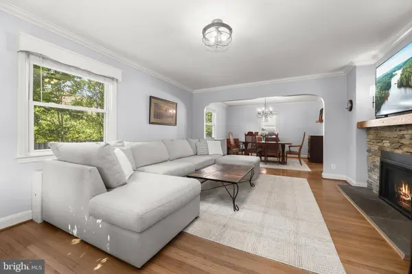 6 PARK DR, Catonsville, MD 21228