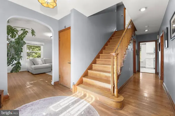 6 PARK DR, Catonsville, MD 21228