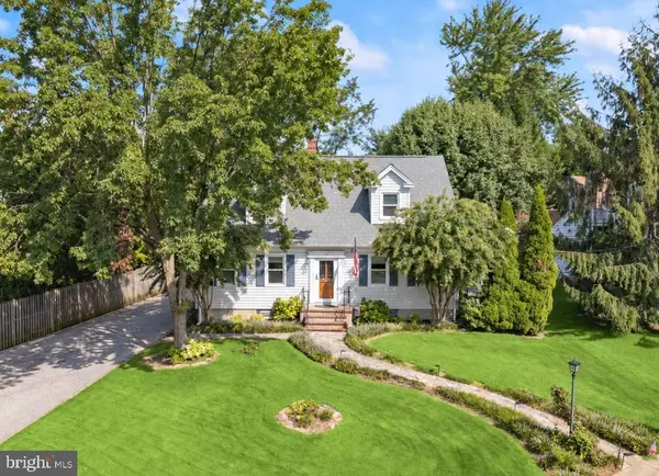 6 PARK DR