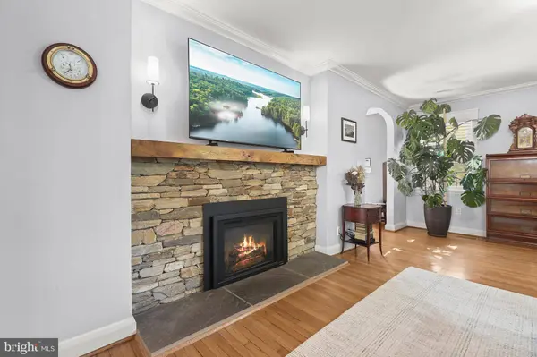 6 PARK DR, Catonsville, MD 21228