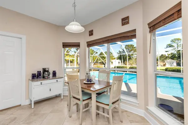 1708 Sea Lark Ln, Navarre, FL 32566