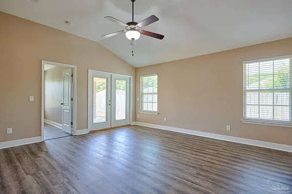 5069 Teresa Dr, Milton, FL 32583