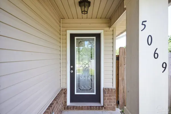 5069 Teresa Dr, Milton, FL 32583