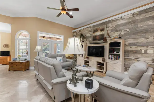 2792 Pga Blvd, Navarre, FL 32566