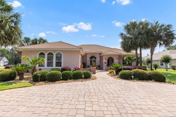 2792 Pga Blvd, Navarre, FL 32566